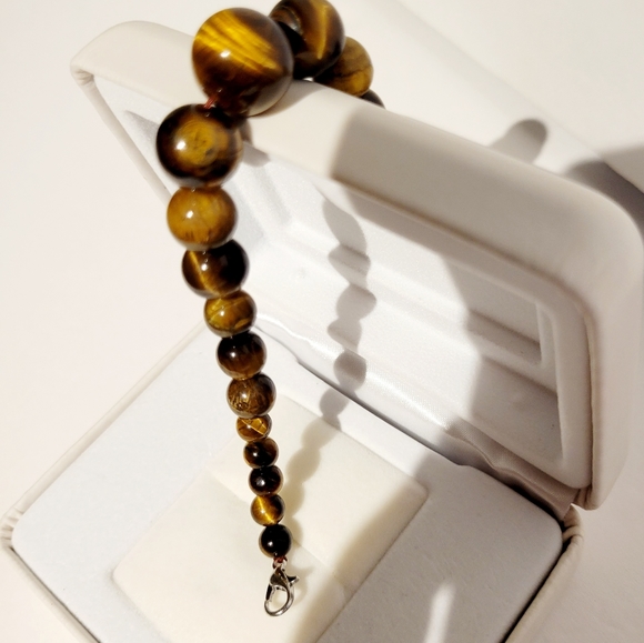 Natural Tiger's Eye Graduated Bracelet - Picture 5 of 9